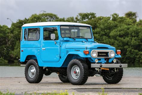 toyota land cruiser fj44.